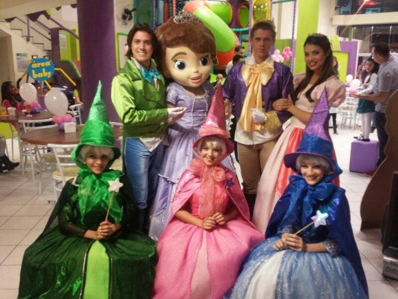 Fantasia Princesinha Sofia em Santa Cecília - Fantasia de Feminina Infantil 