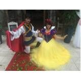 Fantasia Branca de neve no Jardim Paulistano